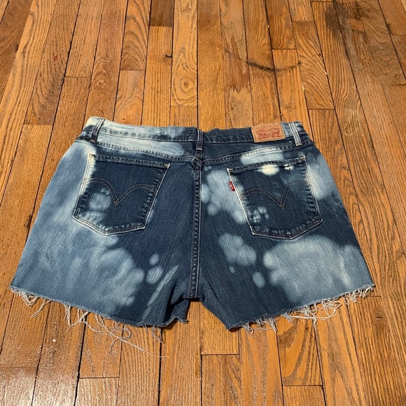Vintage Levi’s Tye Dyed Cut Off Jean Shorts - Picture 4 of 4